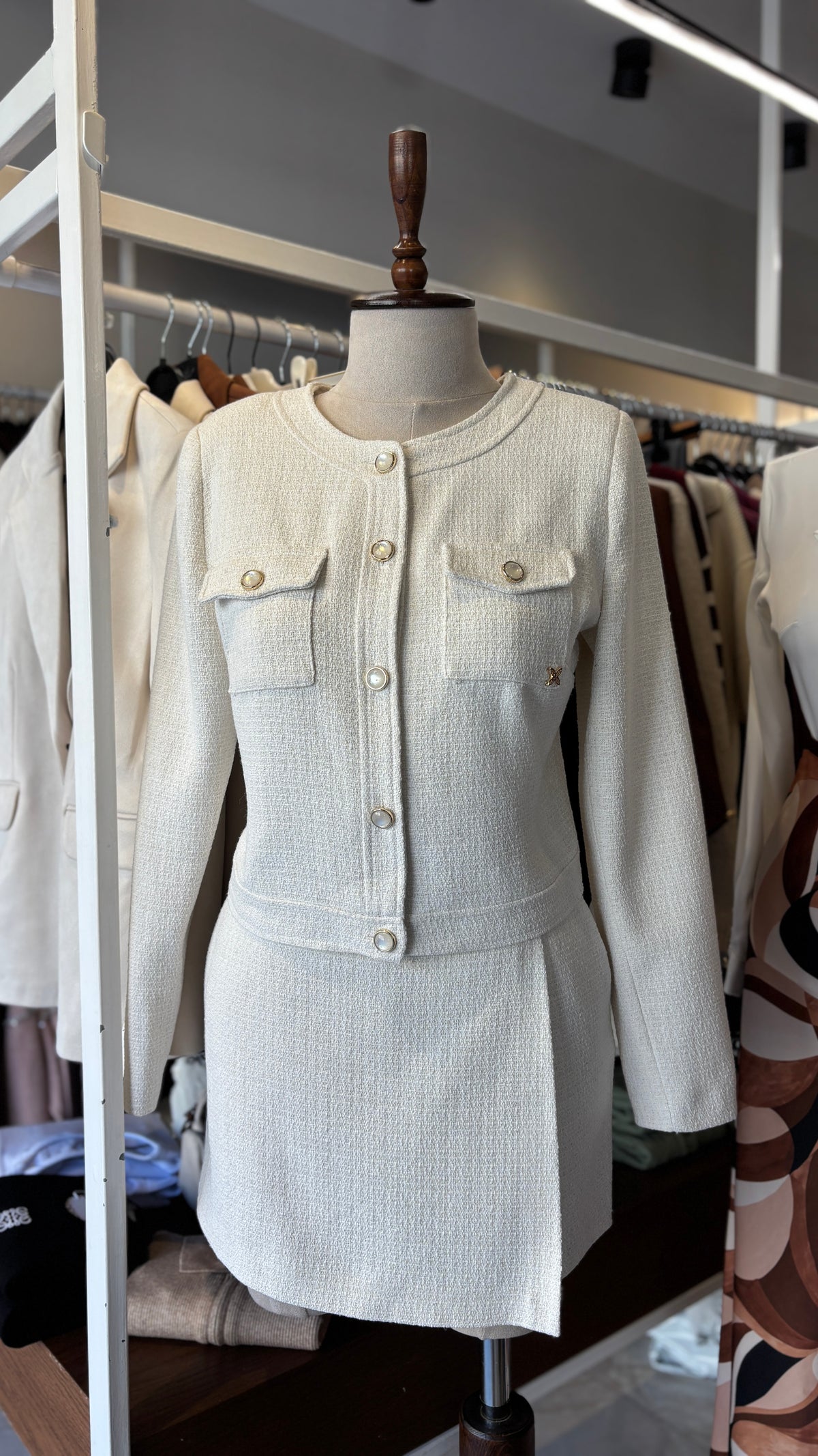 طقم تنورة LV