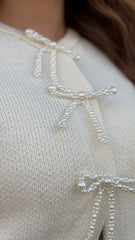 بلوزة مع ببيونة